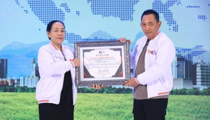 Kapolri Listyo Sigit Prabowo Resmi Dianugerahi Anggota Kehormatan KSBSI