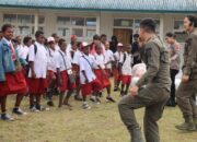 Lewat Terapi Bermain, Polisi Puncak Papua Buka Harapan Baru bagi Anak-Anak SD Inpres Kago