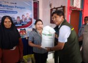 Bulog Sultra Salurkan 20,3 Ton Beras untuk 677 Warga Baruga Kendari