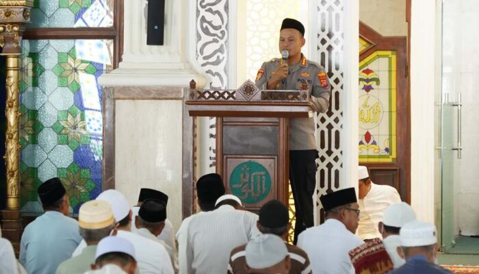 Safari Jumat di Masjid Al-Kautsar, Kapolresta Kendari Ajak Warga Jaga Kamtibmas