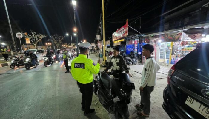 Patroli Malam Minggu di Kendari, Polantas Sultra Temukan 19 Pelanggaran Helm SNI