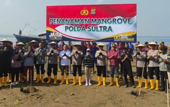 Polda Sultra Tanam 150 Mangrove, Cegah Abrasi dan Lindungi Pesisir Kendari