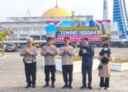 Implementasikan Quick Wins Kapolri, Polda Sultra Bersihkan Kawasan Masjid Al Alam Kendari