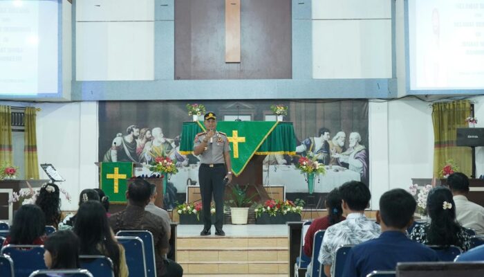 Kapolresta Kendari Sambangi Jemaat Gereja Moria, Perkuat Toleransi dan Keamanan