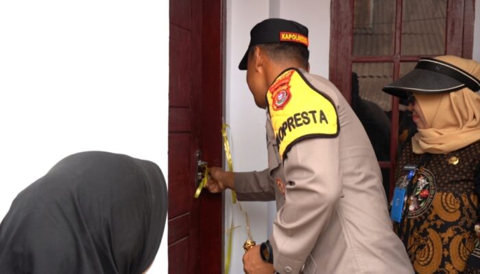 Atasi Krisis Air Bersih, Polresta-Pemkot Kendari Bangun Sumur Bor dan Bedah Rumah Warga